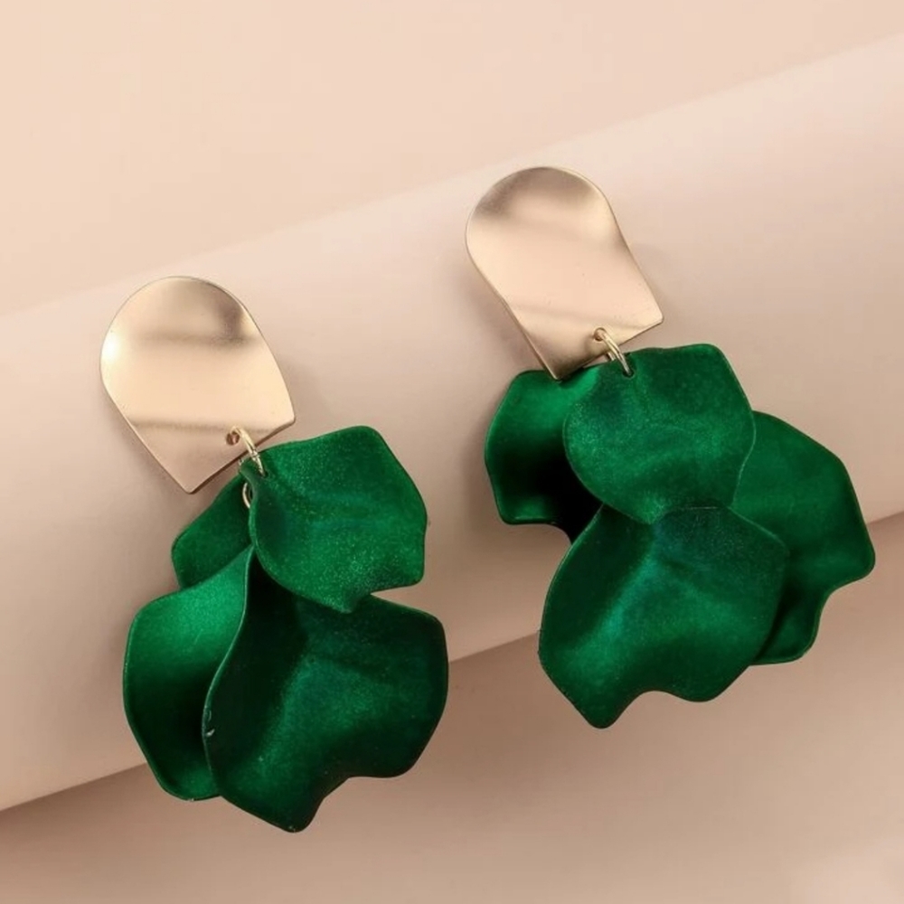 Stunning Gold and Green Earrings